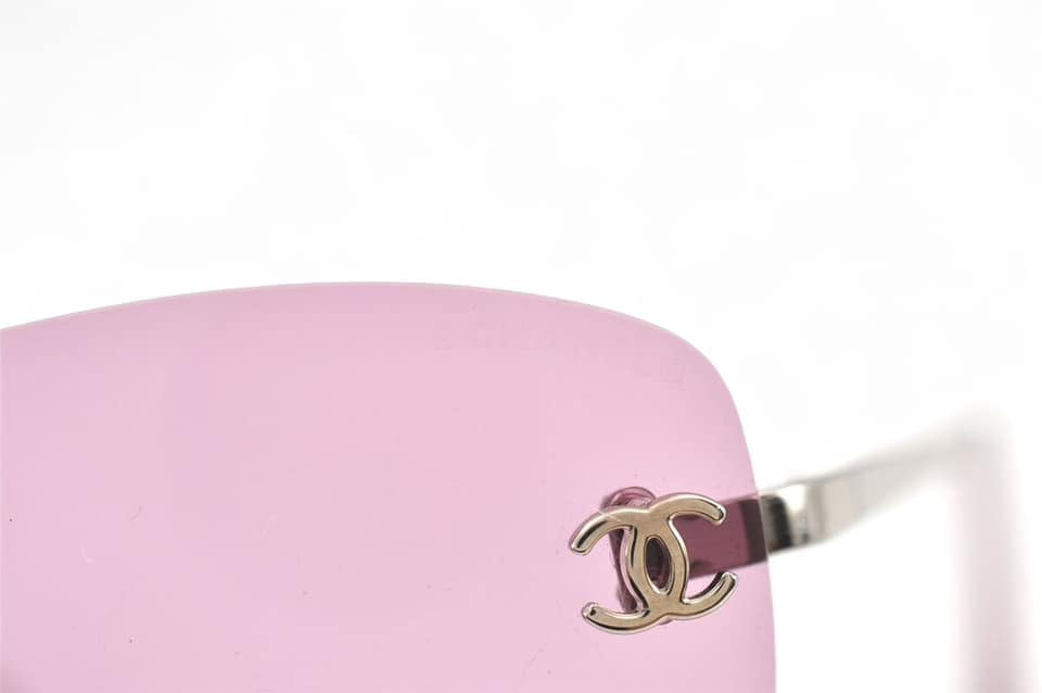 CHANEL Vintage 2000's CC Logo Purple Rimless Sunglasses