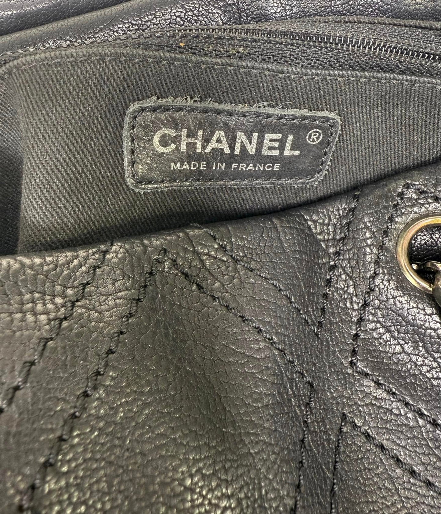 CHANEL Vintage 2007 Black Lambskin Leather CC Logo Medium Shoulder Bag