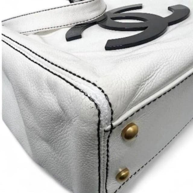 CHANEL Vintage CC Logo Black & White Caviar Bekko Chain Tote