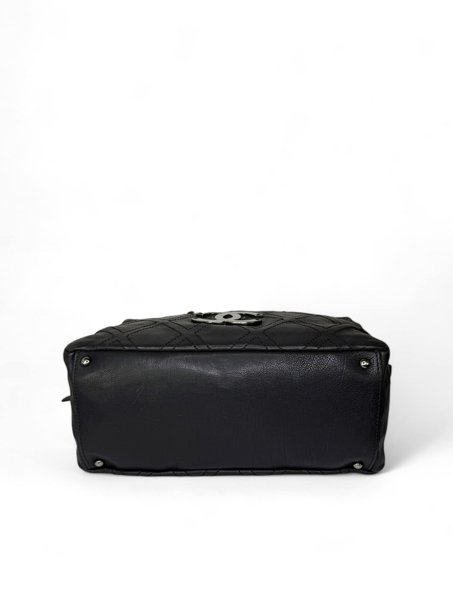 CHANEL Vintage 2007 Black Lambskin Leather CC Logo Medium Shoulder Bag