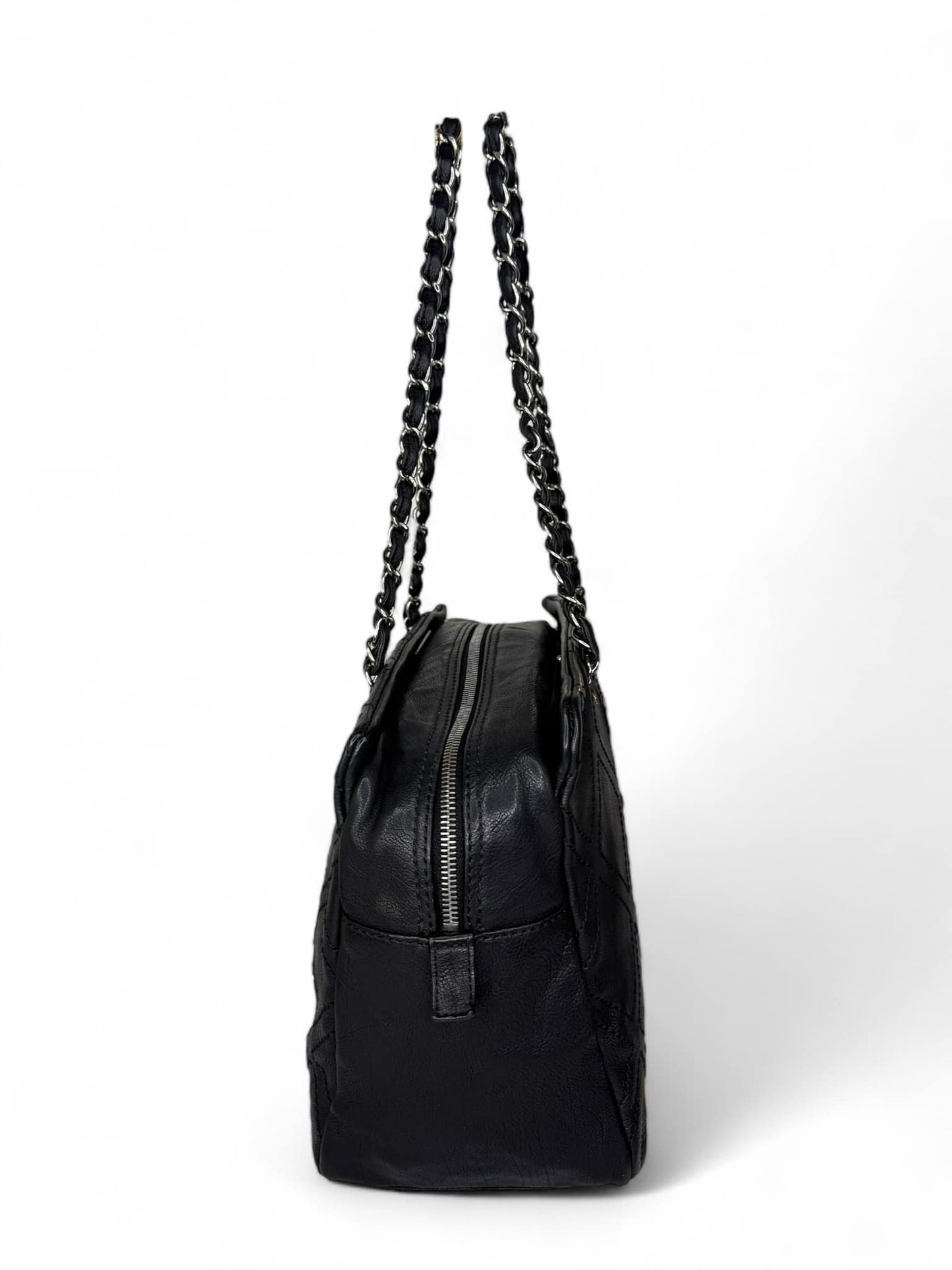 CHANEL Vintage 2007 Black Lambskin Leather CC Logo Medium Shoulder Bag
