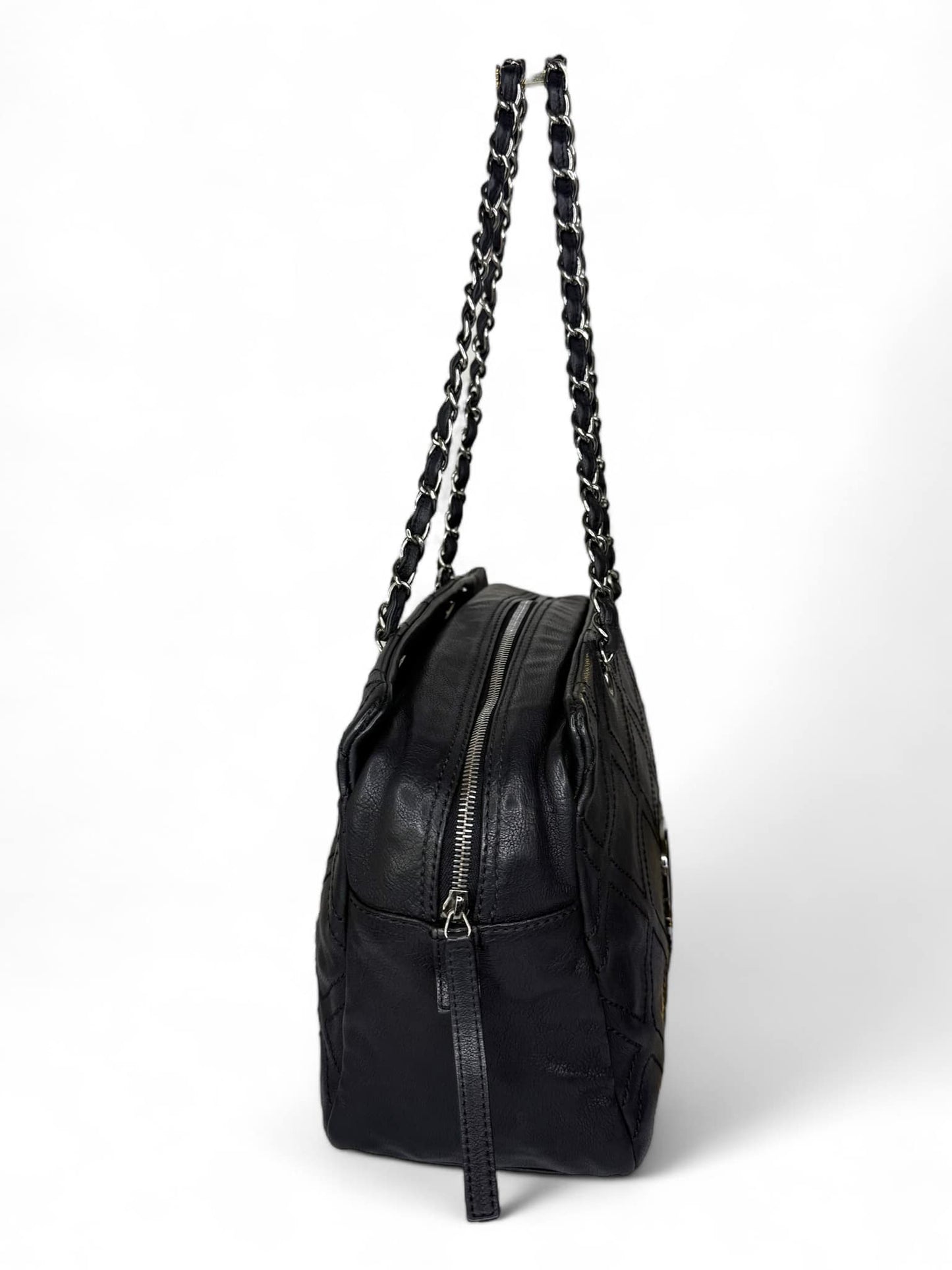 CHANEL Vintage 2007 Black Lambskin Leather CC Logo Medium Shoulder Bag
