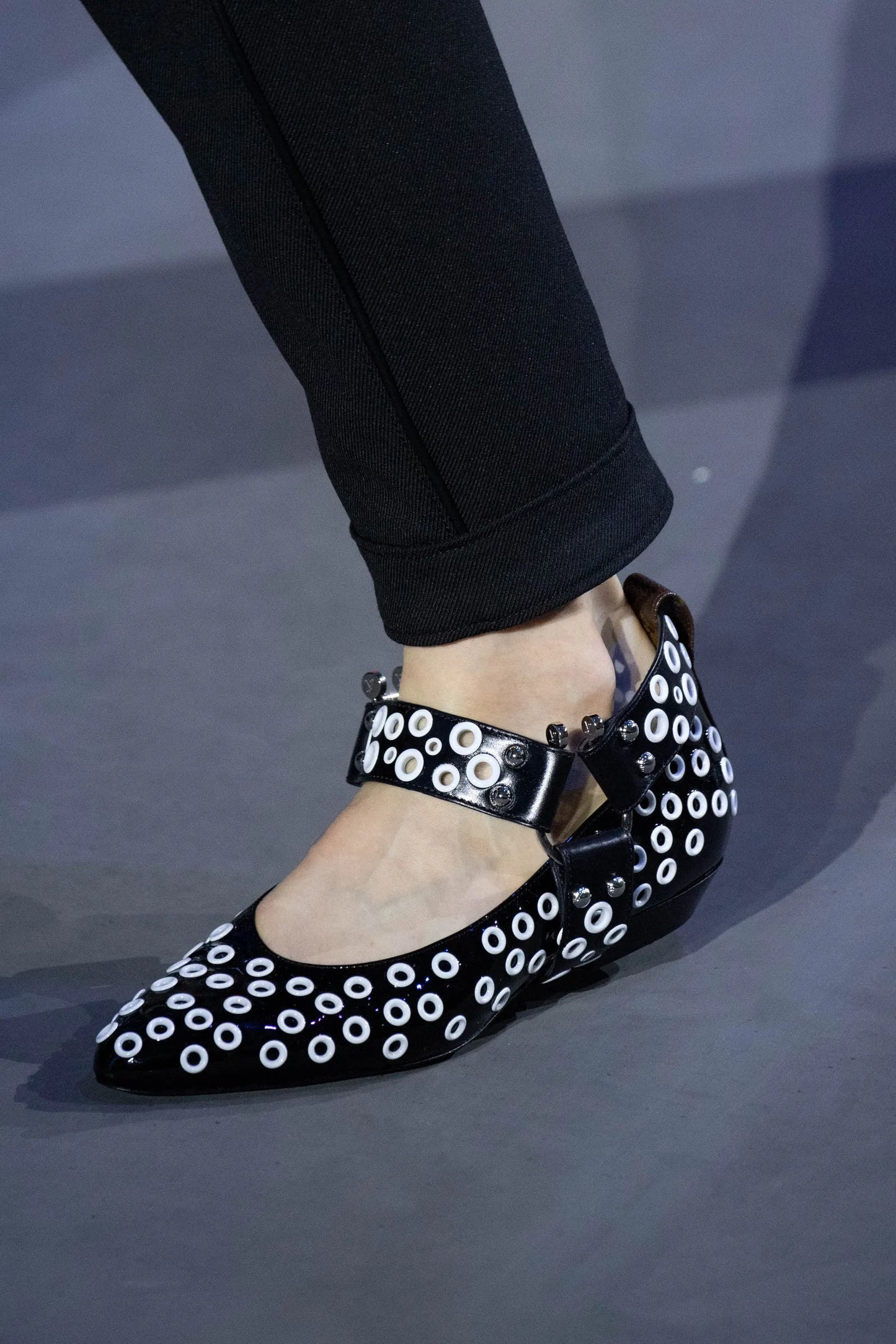 LOUIS VUITTON Fall 2019 Runway Rhapsody Black and White Eyelet Ballet Flats IT38