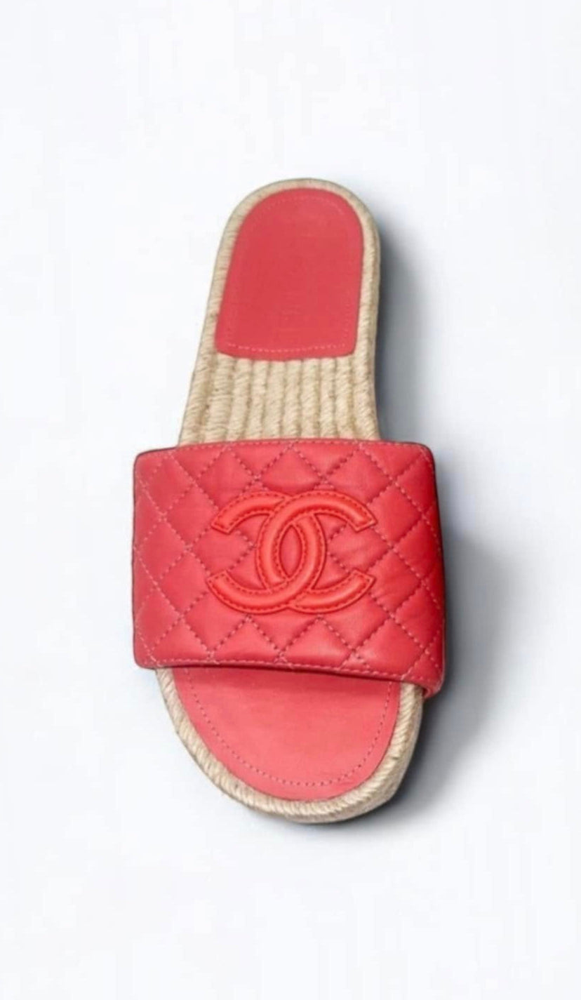 CHANEL Coral Diamond Quilted CC Logo Espadrille Slides EU38