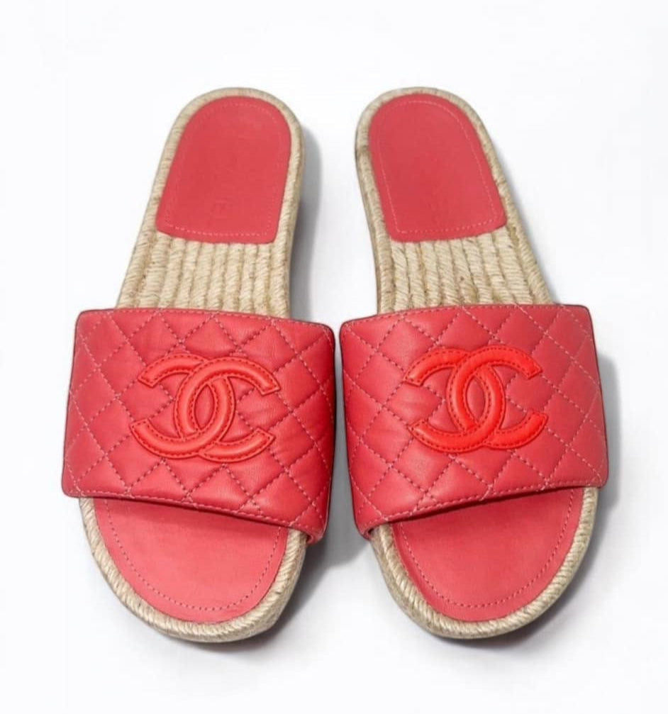 CHANEL Coral Diamond Quilted CC Logo Espadrille Slides EU38