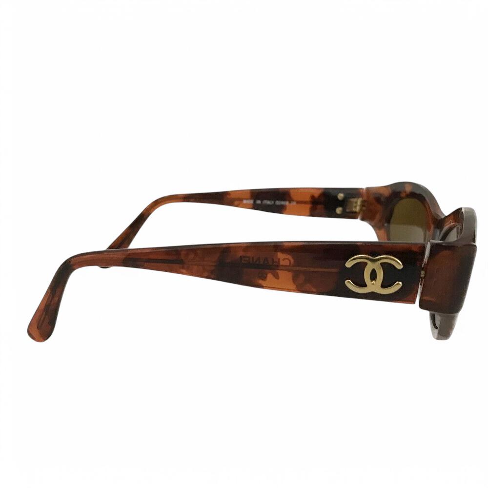 CHANEL Tortoise Shell CC Sunglasses Brown