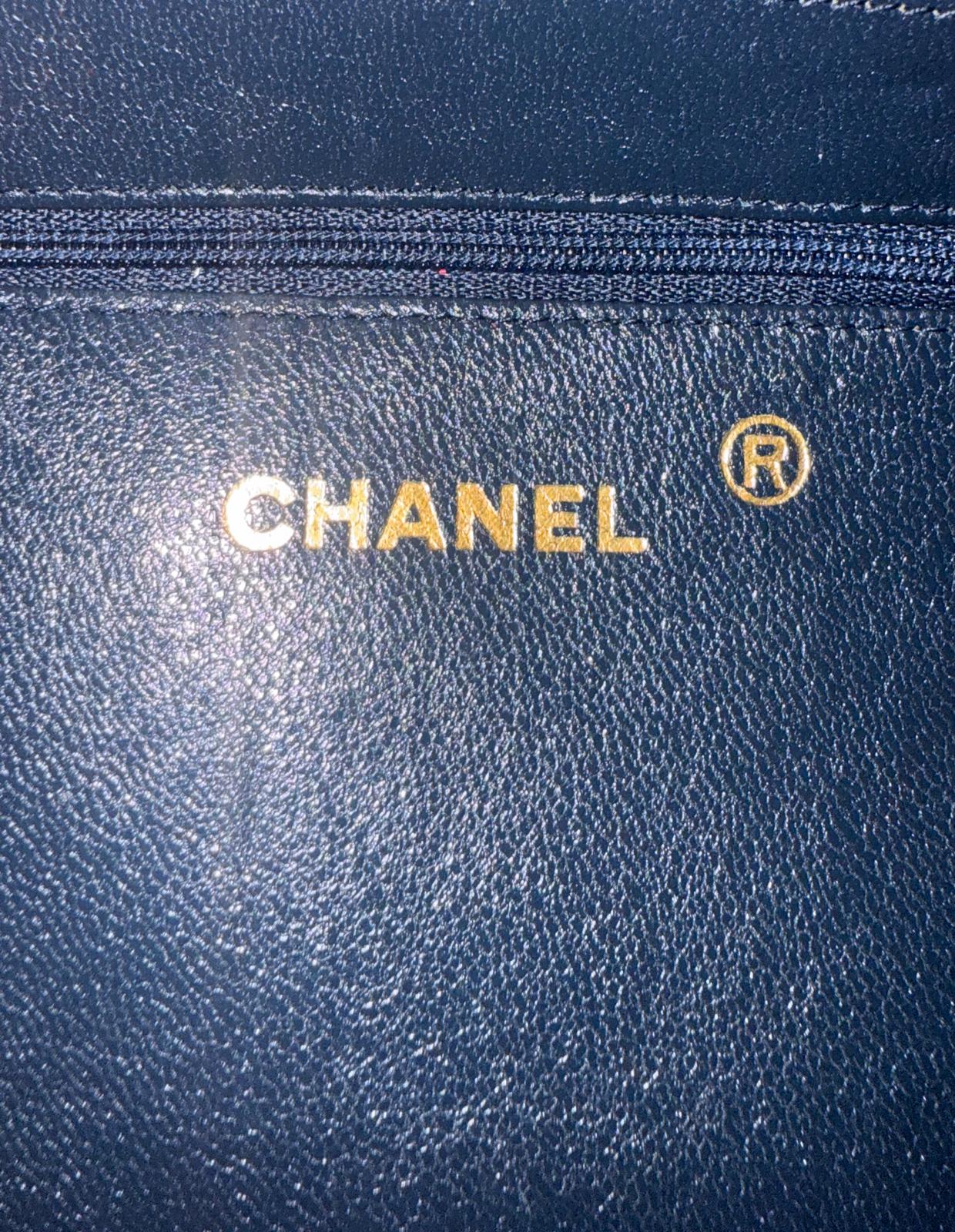 CHANEL Vintage CC Logo Shoulder Purse