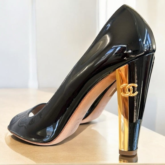 CHANEL Black & Gold Patent Leather CC Logo Heels IT40.5
