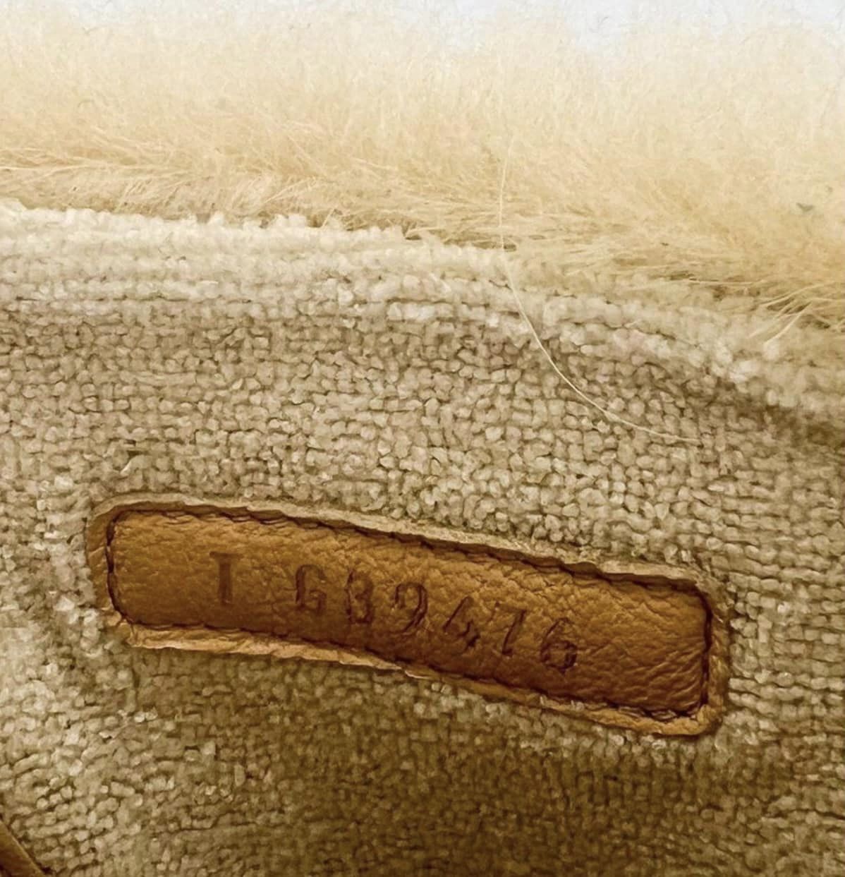 CHANEL 2022 Beige SHEARLING LAMBSKIN CC Logo Fuzzy Low Heel Clogs Size EU38