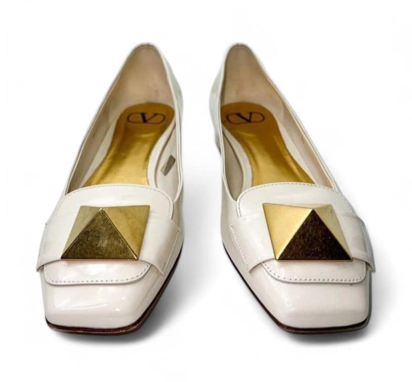 VALENTINO GARAVANI Cream Patent Leather One Stud Ballet Flats IT39