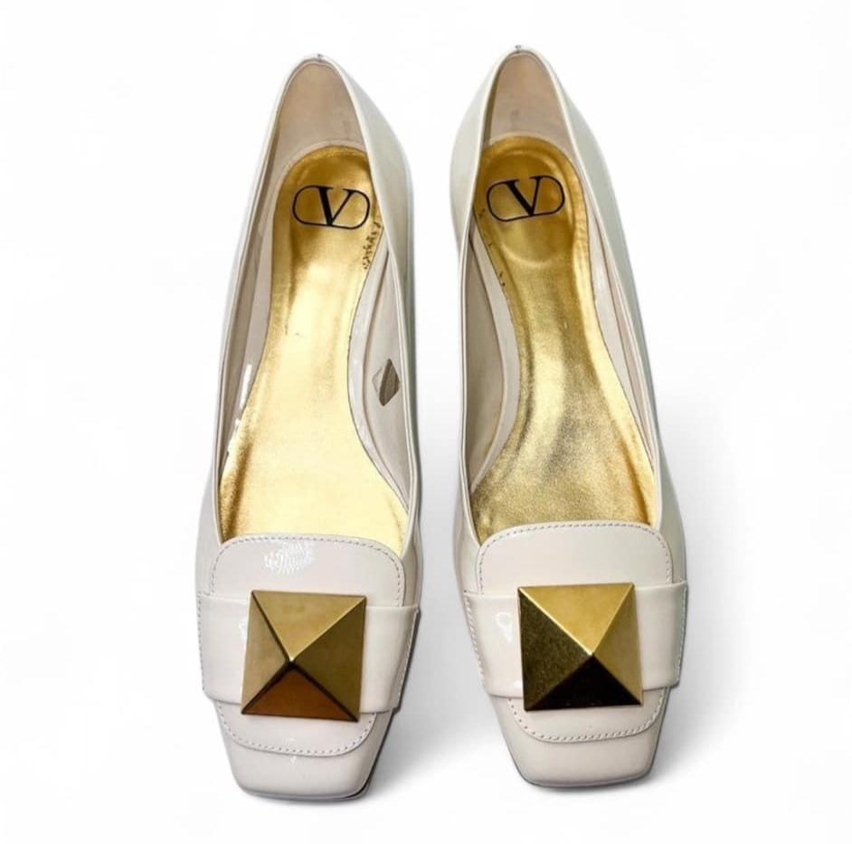 VALENTINO GARAVANI Cream Patent Leather One Stud Ballet Flats IT39