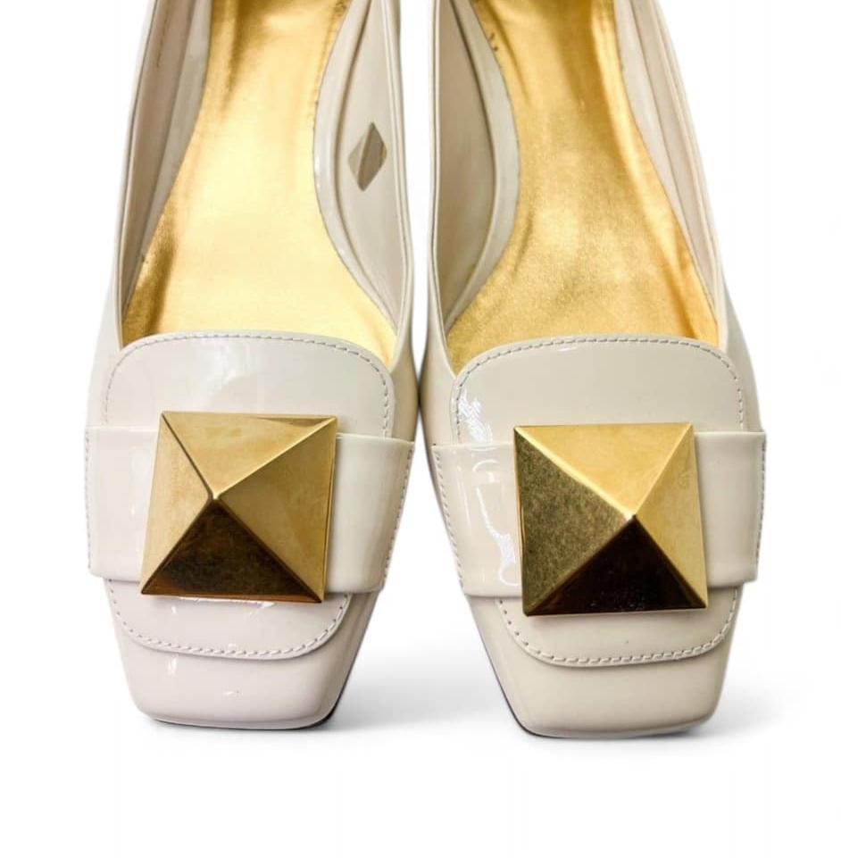 VALENTINO GARAVANI Cream Patent Leather One Stud Ballet Flats IT39