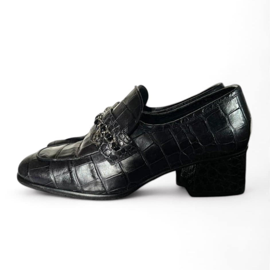 CHANEL CC Logo Black Croc Embossed Calfskin Leather Loafers IT36.5