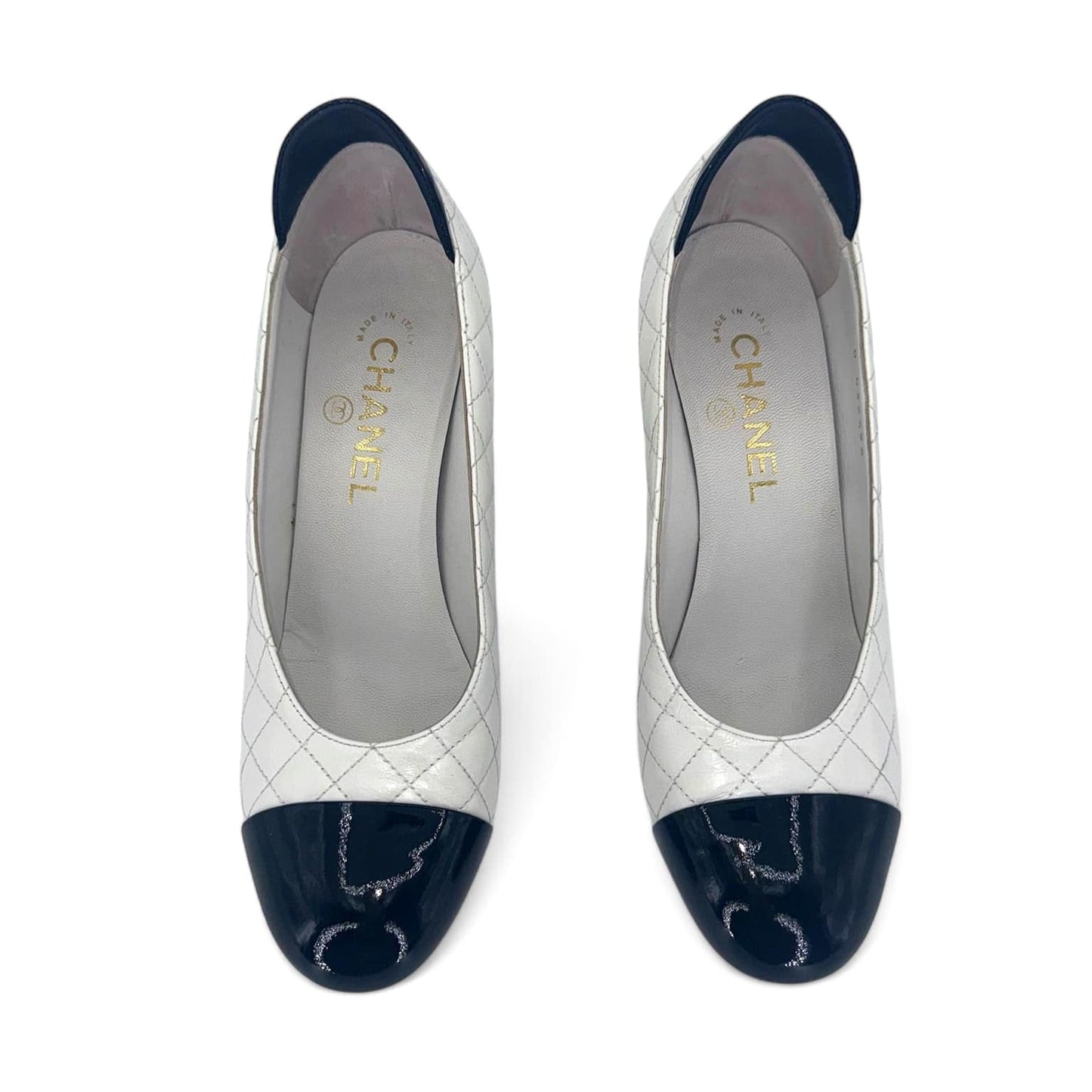 CHANEL White CC Logo Quilted Cap Toe Pumps EU37.5