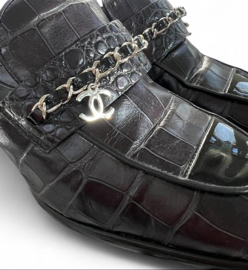 CHANEL CC Logo Black Croc Embossed Calfskin Leather Loafers IT36.5