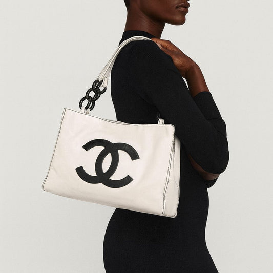 CHANEL Vintage CC Logo Black & White Caviar Bekko Chain Tote
