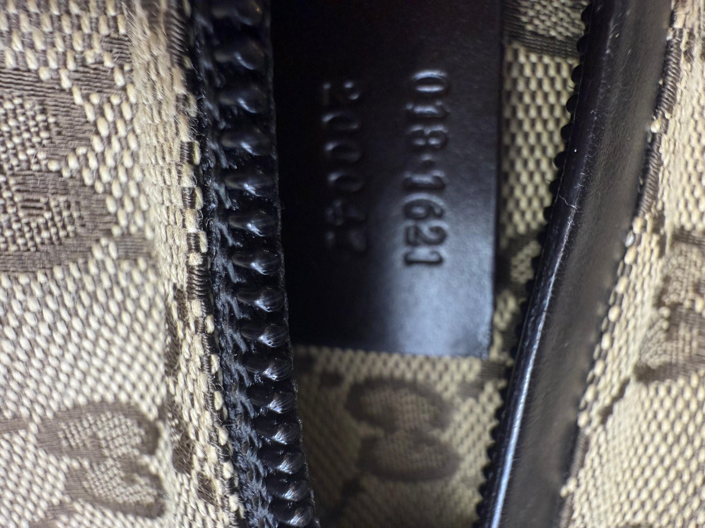 GUCCI Unisex GG Web Logo Belt Bag