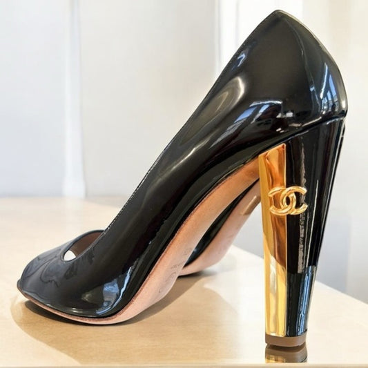 CHANEL Black & Gold Patent Leather CC Logo Peep Toe Pumps Size EU40.5